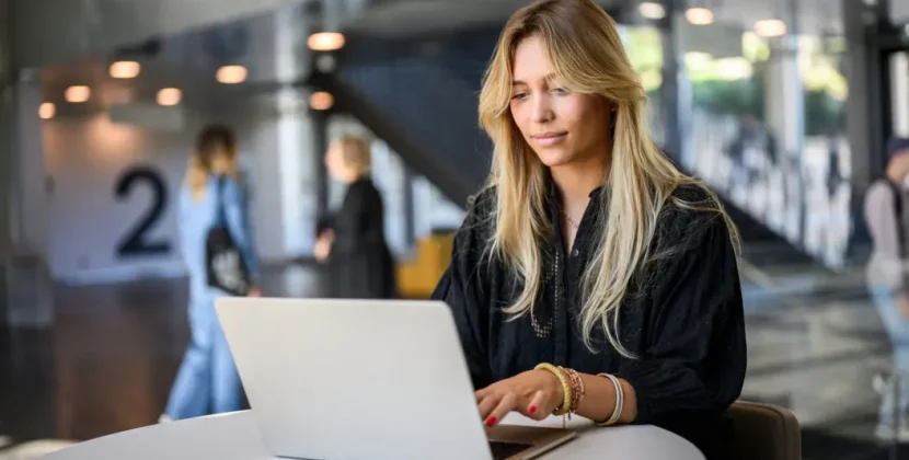 10 Conseils pour Réussir son Admission en École de Commerce Grâce à l’IA