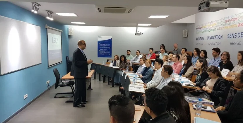 Réussir sa 1ère Année en École de Commerce au Maroc : Guide Complet & Conseils Pratiques