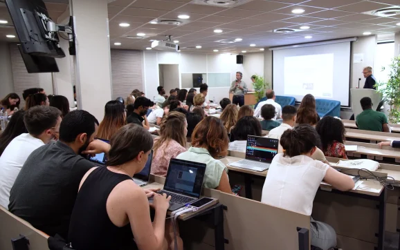 Intégrer une Grande École de Commerce sans Prépa : Votre Chemin Vers l’Excellence