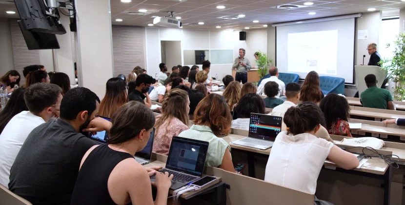 Intégrer une Grande École de Commerce sans Prépa : Votre Chemin Vers l’Excellence